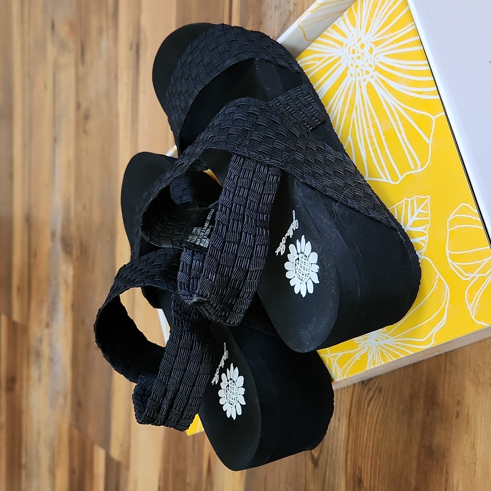 Yellow Box Sandals, size 7, Black - Picture 4 of 7